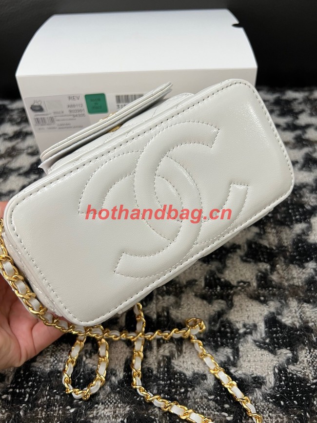 CHANEL VANITY WITH CHAIN 68112 white