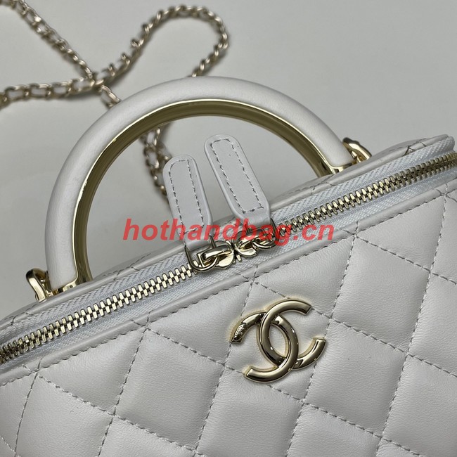 Chanel mini Shoulder Bag Lambskin & Gold-Tone Metal 81208 white