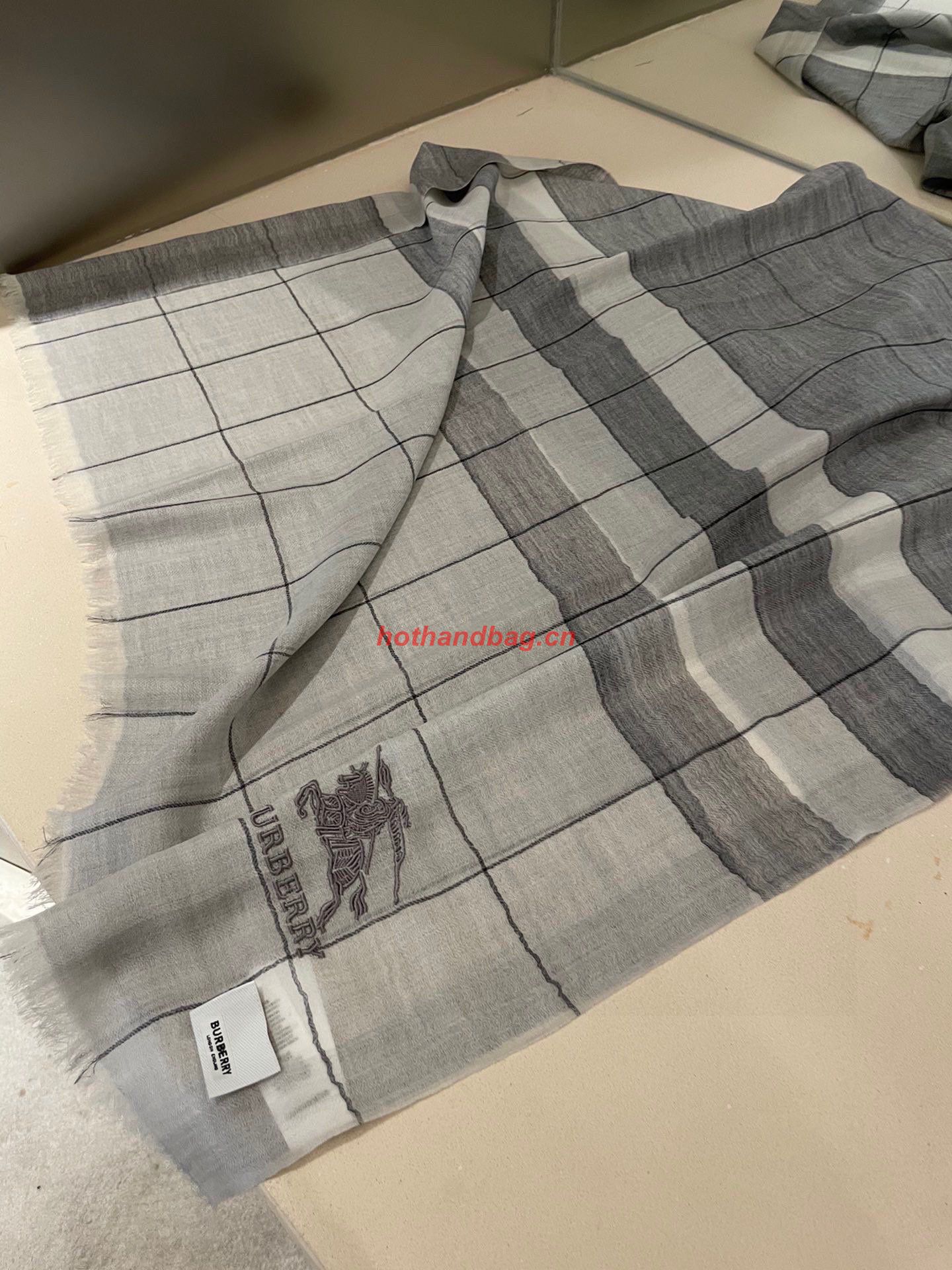 Burberry Wool Scarf BB6320 Gray