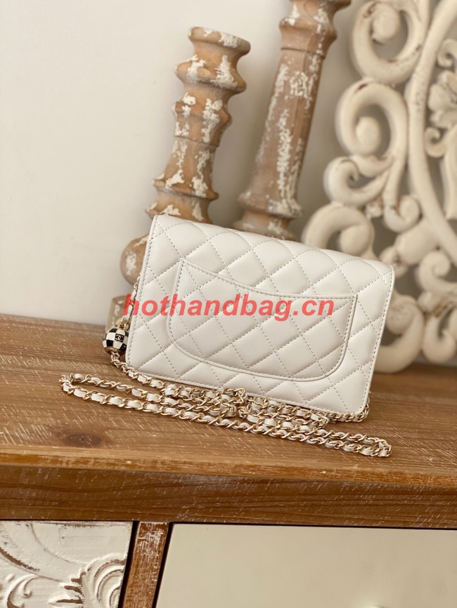 CHANEL WALLET ON CHAIN  AP1450 white