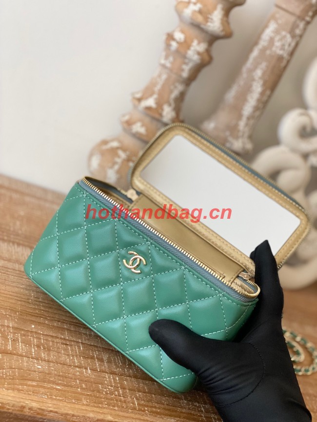 CHANEL VANITY WITH CHAIN 81242 green