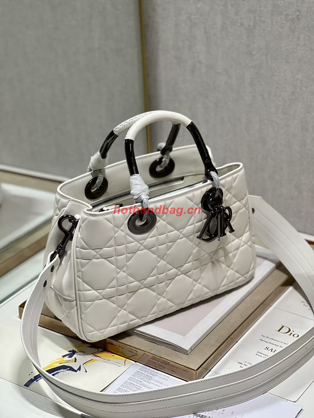 LADY DIOR TOP HANDLE MEDIUM BAG Latte Cannage Lambskin C9226 WHITE&BLACK