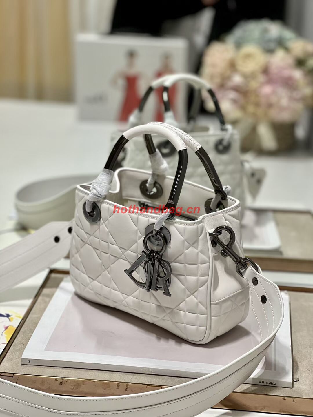 LADY DIOR TOP HANDLE SMALL BAG Latte Cannage Lambskin C9228 WHITE&BLACK