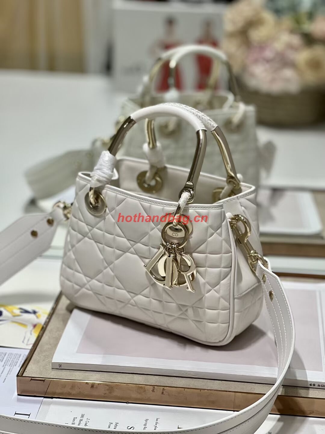 LADY DIOR TOP HANDLE SMALL BAG Latte Cannage Lambskin C9228 WHITE&GOLD