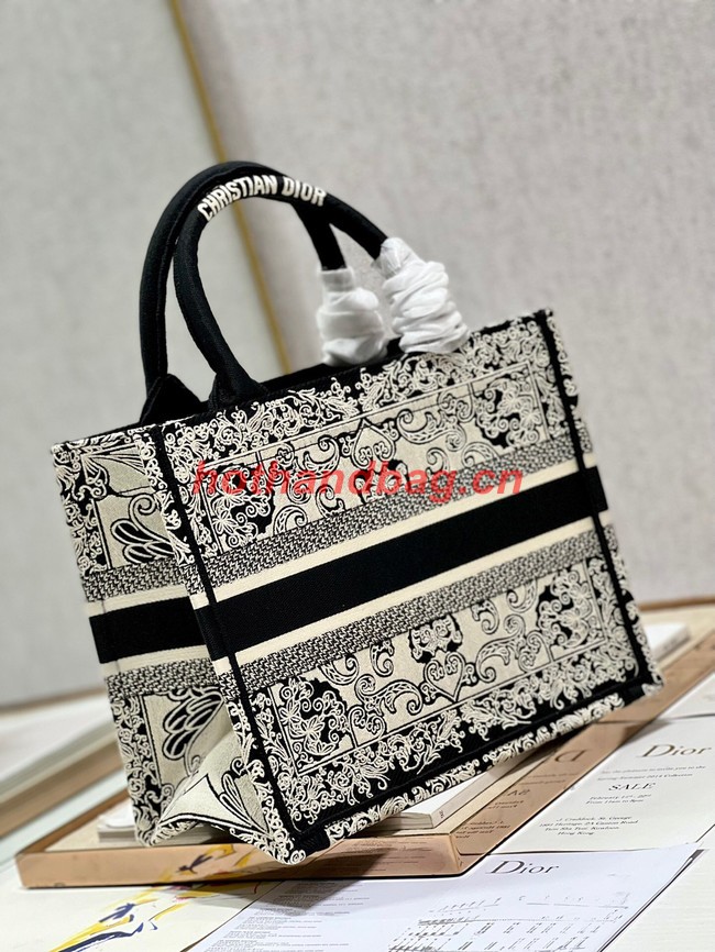 SMALL DIOR BOOK TOTE Embroidered M1265ZC