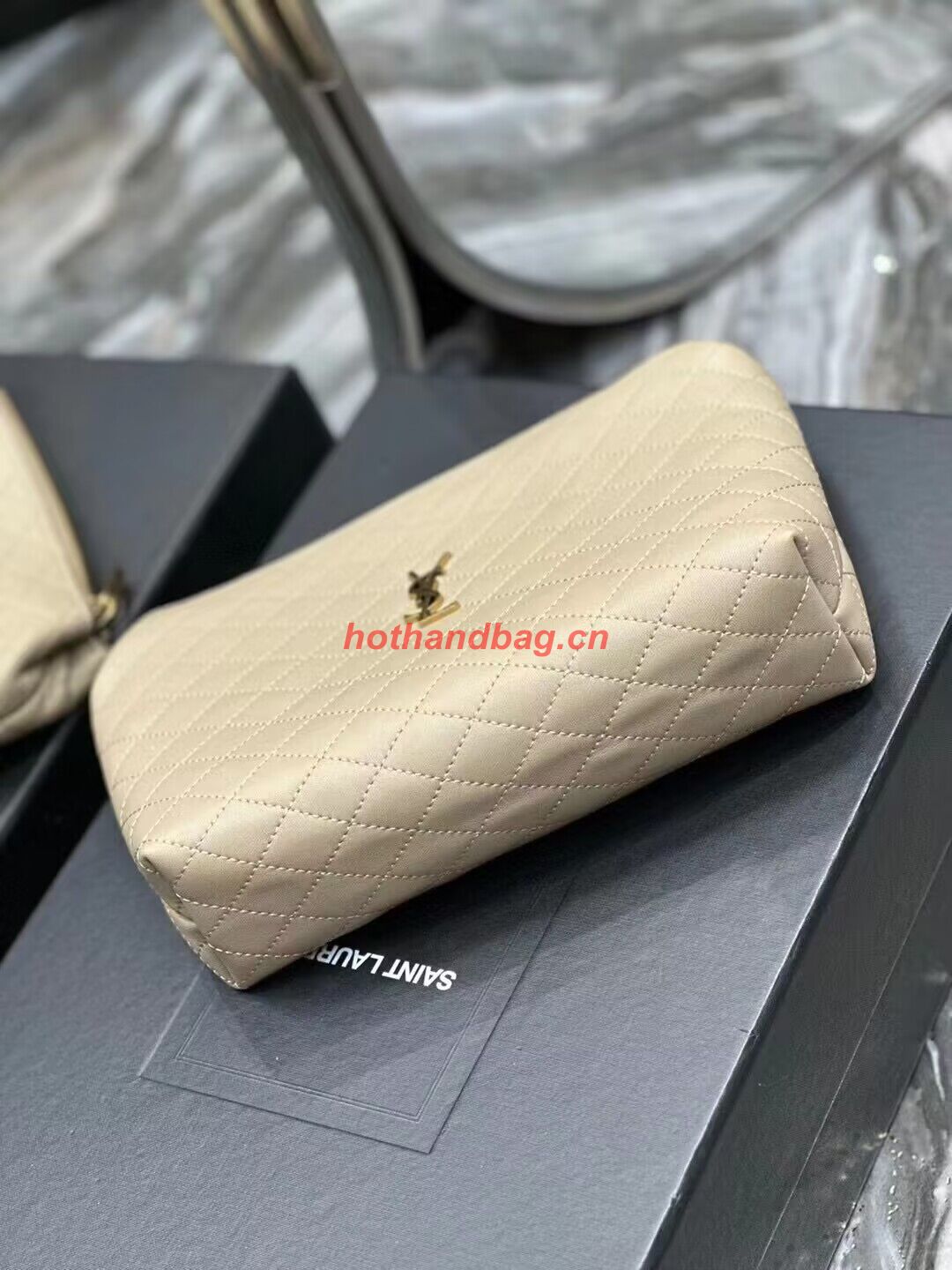 SAINT LAUREN SADE LARGE CLUTCH IN LAMBSKIN Y433955 Beige