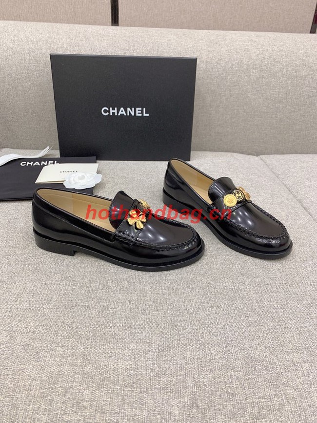 Chanel Womens leather lug sole loafer 93266-3