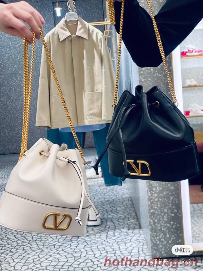 VALENTINO VLOGO SIGNATURE Lambskin Mini Bucket Bag FI16 white