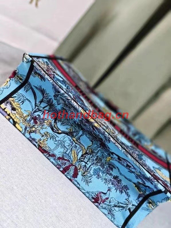 LARGE DIOR BOOK TOTE Celestial Blue Multicolor Toile de Jouy Voyage Embroidery M1286ZEUP