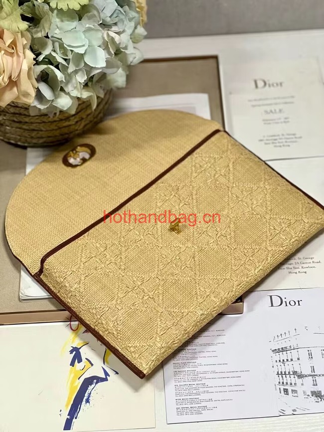 30 MONTAIGNE AVENUE POUCH WITH FLAP Natural Cannage Raffia S2191UCN