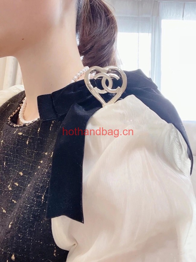 Chanel Brooch CE12059