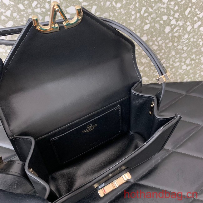 VALENTINO GARAVANI LETTER SMALL BAG 0M59 BLACK