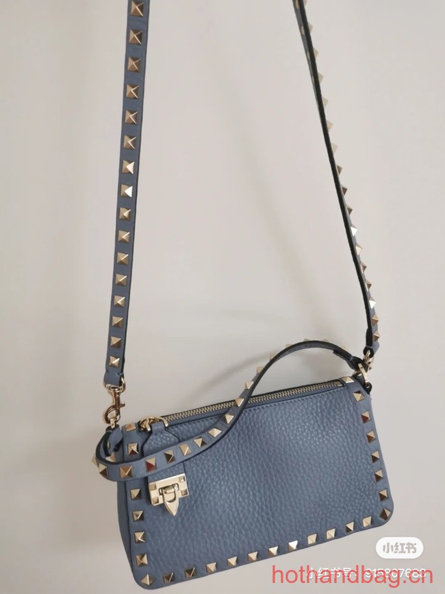 VALENTINO Rockstud small grain calfskin messenger bag YS097 sky blue