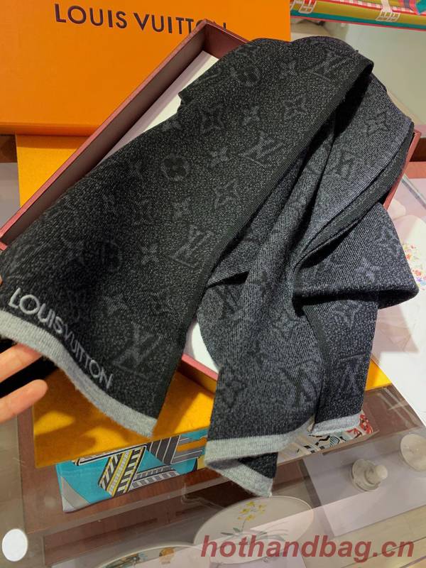 Louis Vuitton Scarf LVC00377