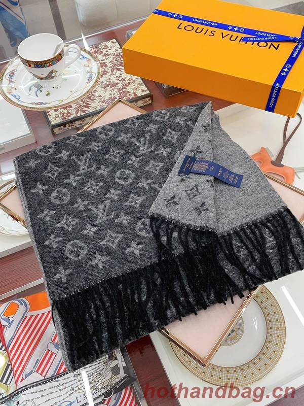 Louis Vuitton Scarf LVC00382