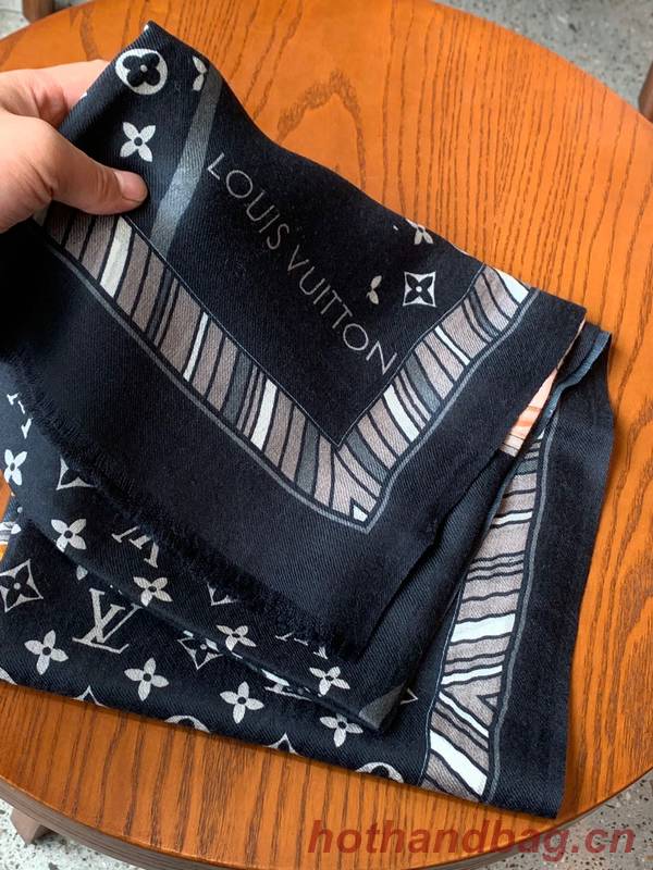 Louis Vuitton Scarf LVC00420