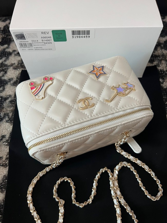 Chanel CLUTCH WITH CHAIN AP3044 white