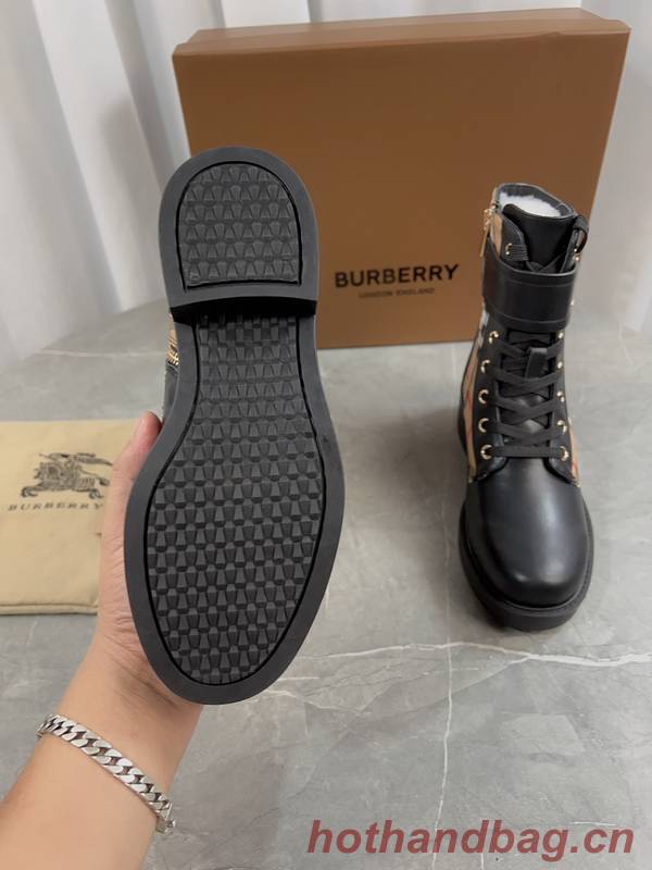 Burberry Shoes BBS00015