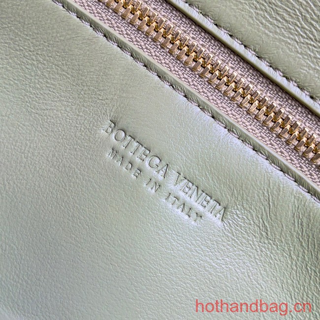 Bottega Veneta Long Clutch Andiamo With Handle 741511 light green