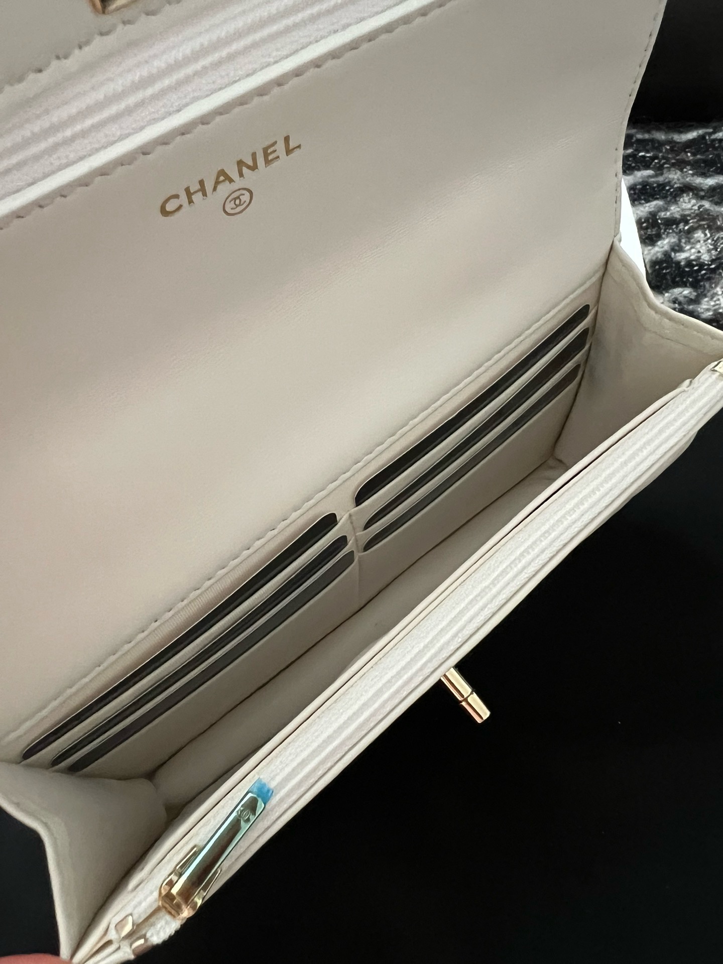 CHANEL FLAP PHONE HOLDER WITH CHAIN AB3566 white