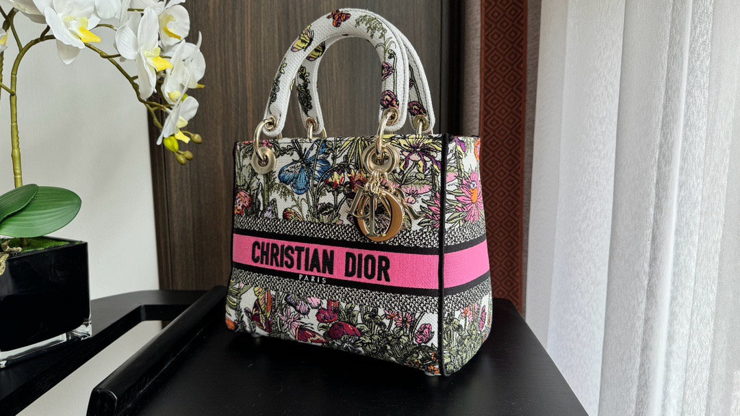 Medium Lady D-Lite Bag Multicolor Dior 4 Saisons Ete Embroidery M0565O pink