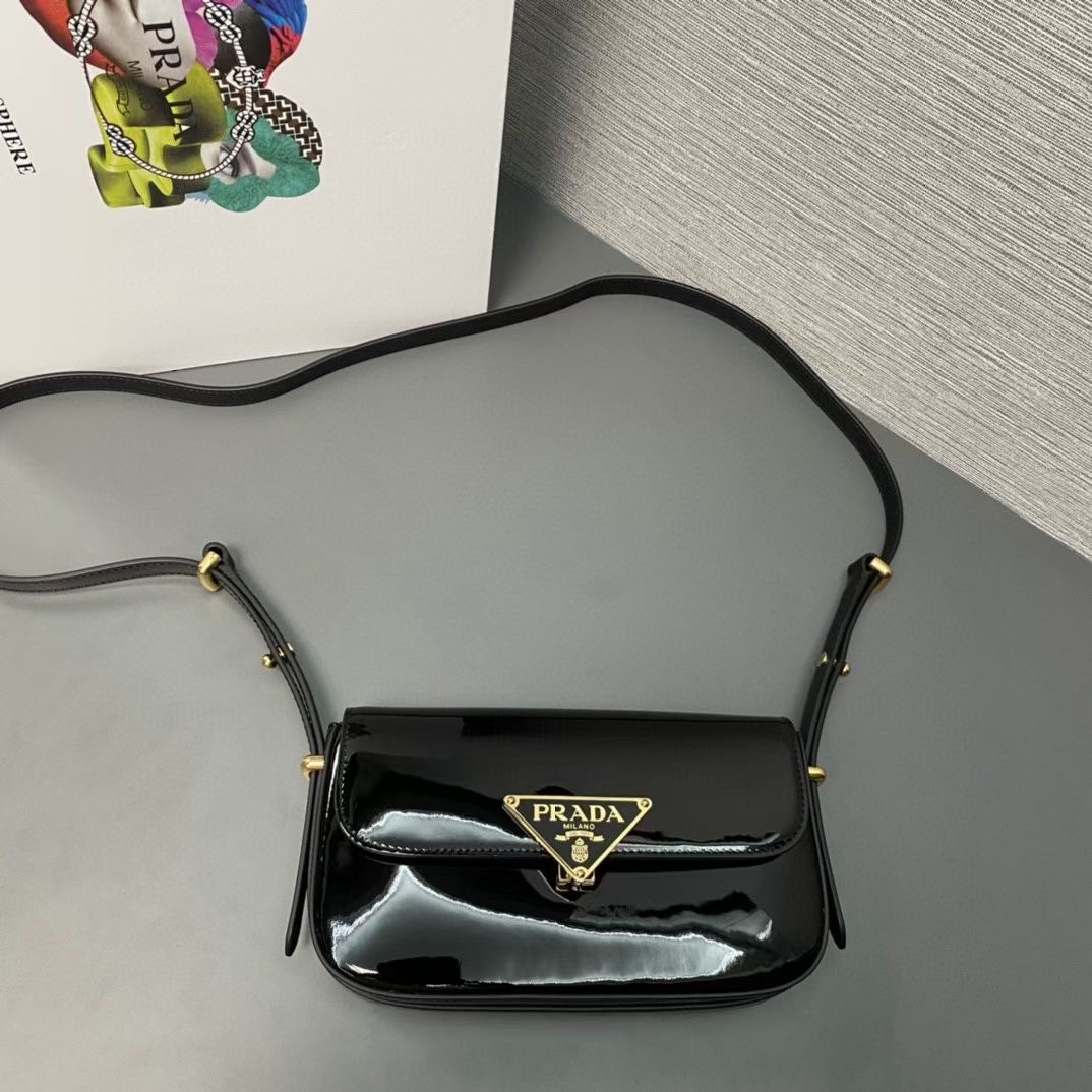 Prada Patent leather shoulder bag with flap 1BD339 black