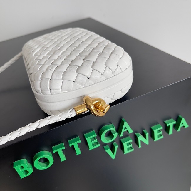 Bottega Veneta Knot With Chain A776662 white