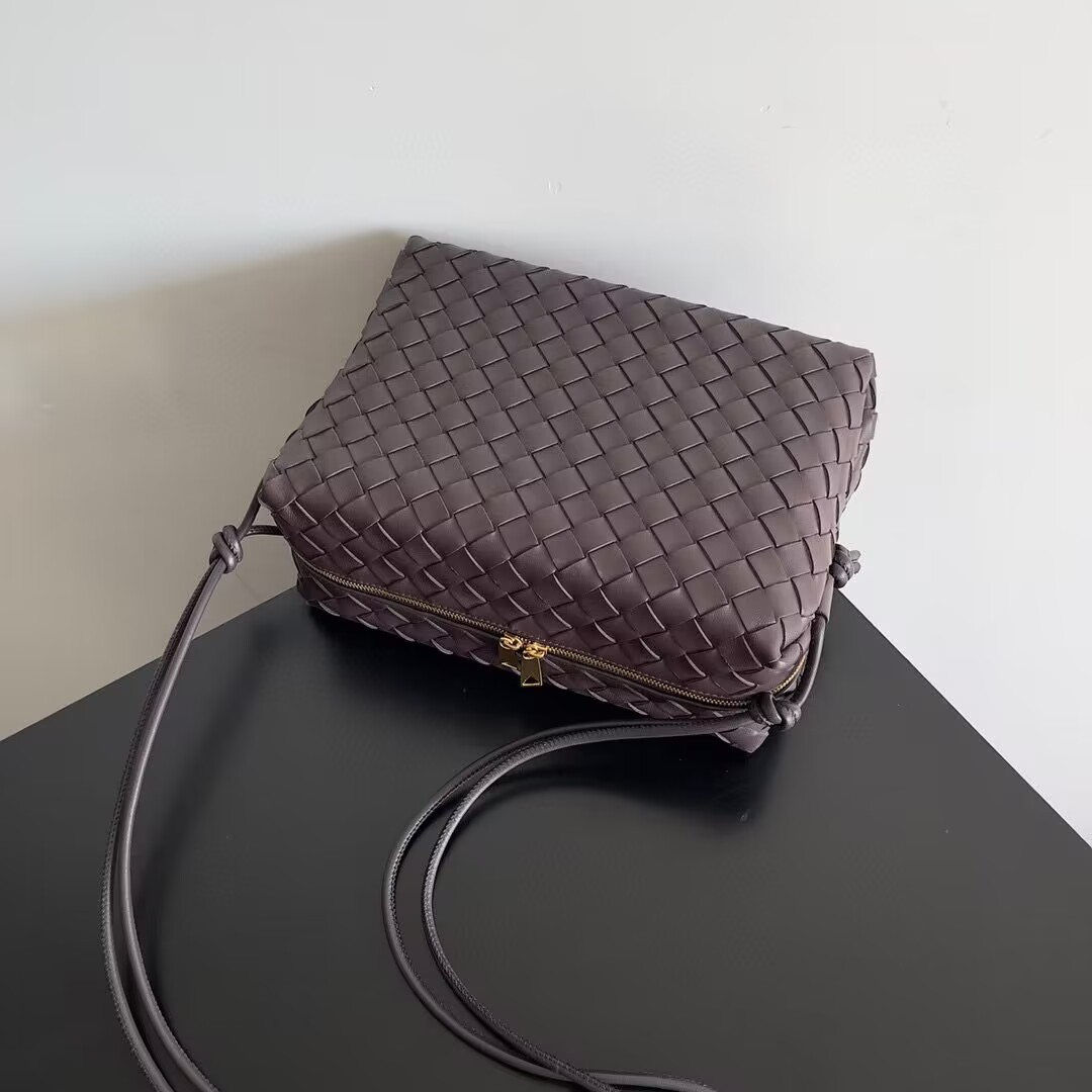 Bottega Veneta Loop Camera Bag 723548 Fondant