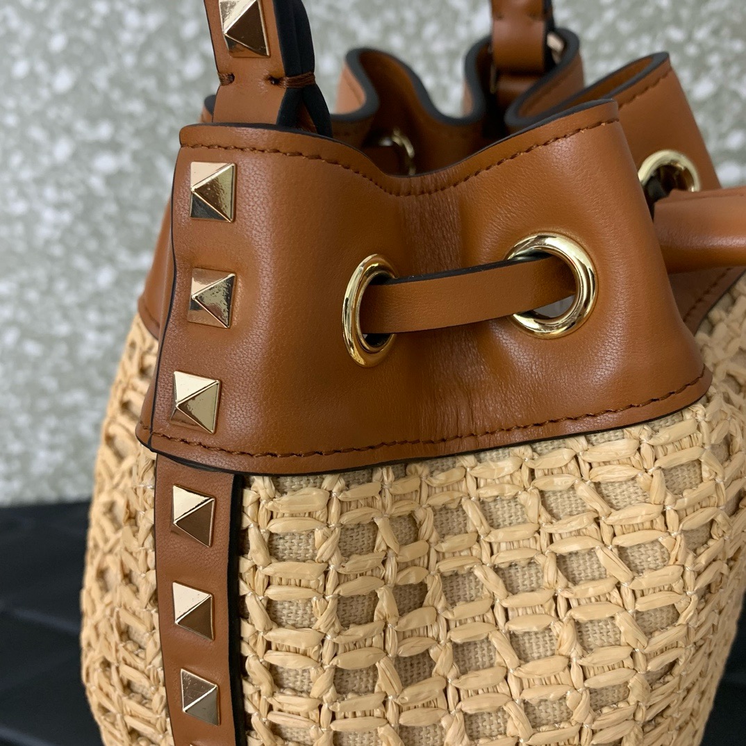 VALENTINO VLOGO SIGNATURE RAFFIA Mini Bucket Bag 03191 brown