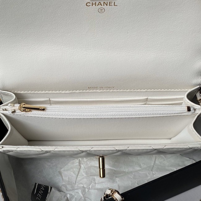 CHANEL CLUTCH WITH CHAIN AP3797 white