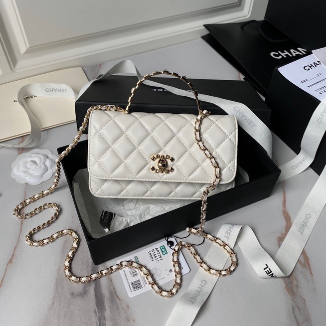 CHANEL CLUTCH WITH CHAIN AP3797 white