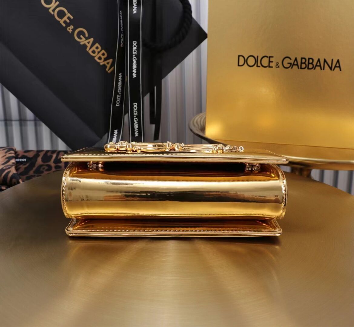 Dolce & Gabbana Patent leather Shoulder Bag G6504 gold