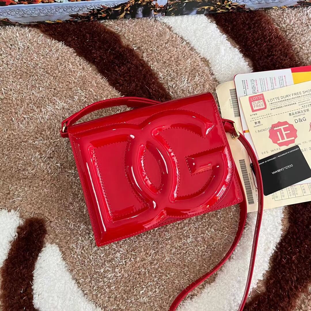 Dolce & Gabbana Patent leather Shoulder Bag G6551 red