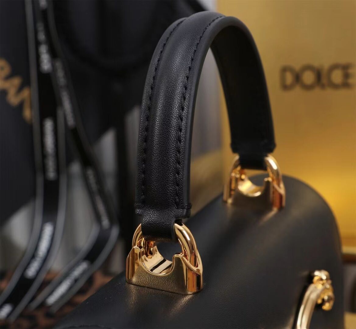 Dolce & Gabbana leather Shoulder Bag G6504 black