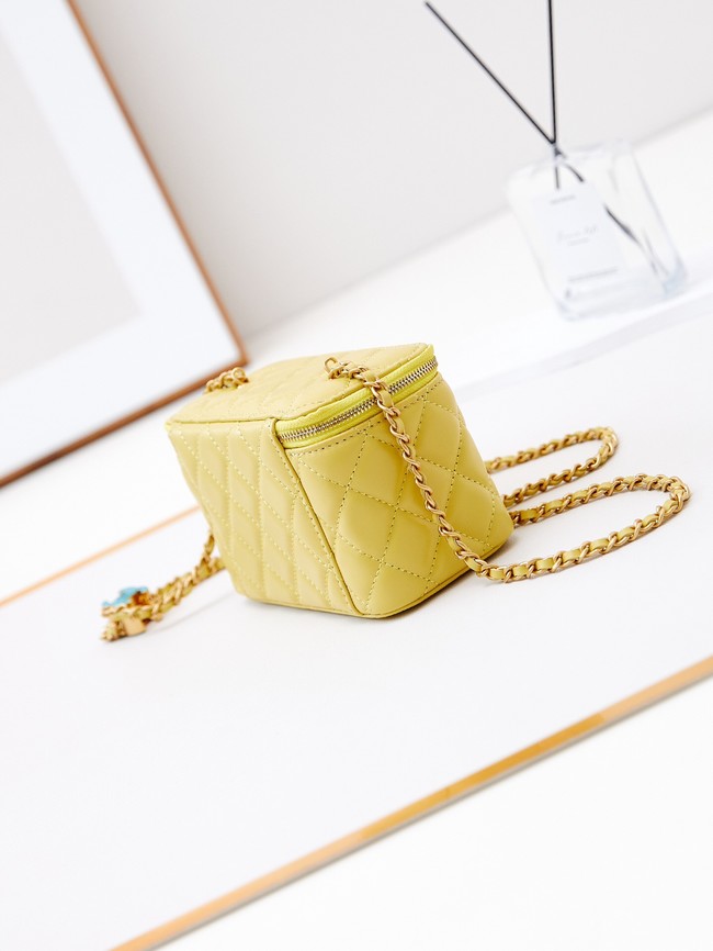 CHANEL MINI CLUTCH  AP3940 yellow