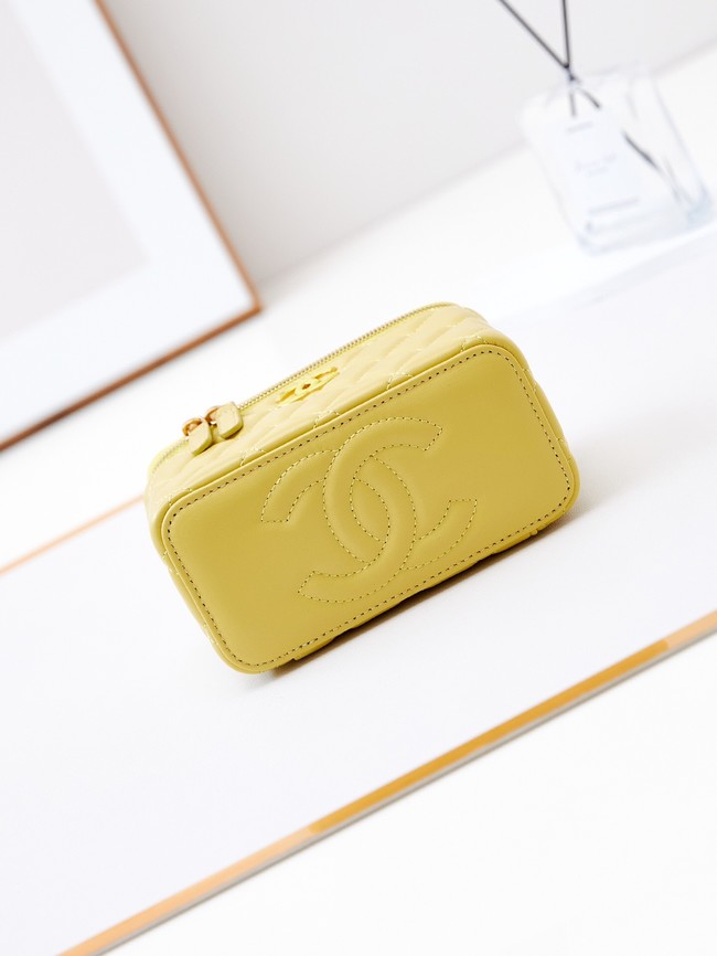 CHANEL MINI CLUTCH  AP3940 yellow