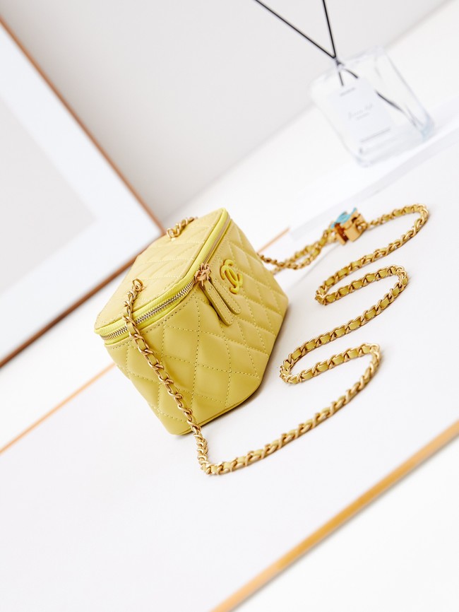 CHANEL MINI CLUTCH  AP3940 yellow