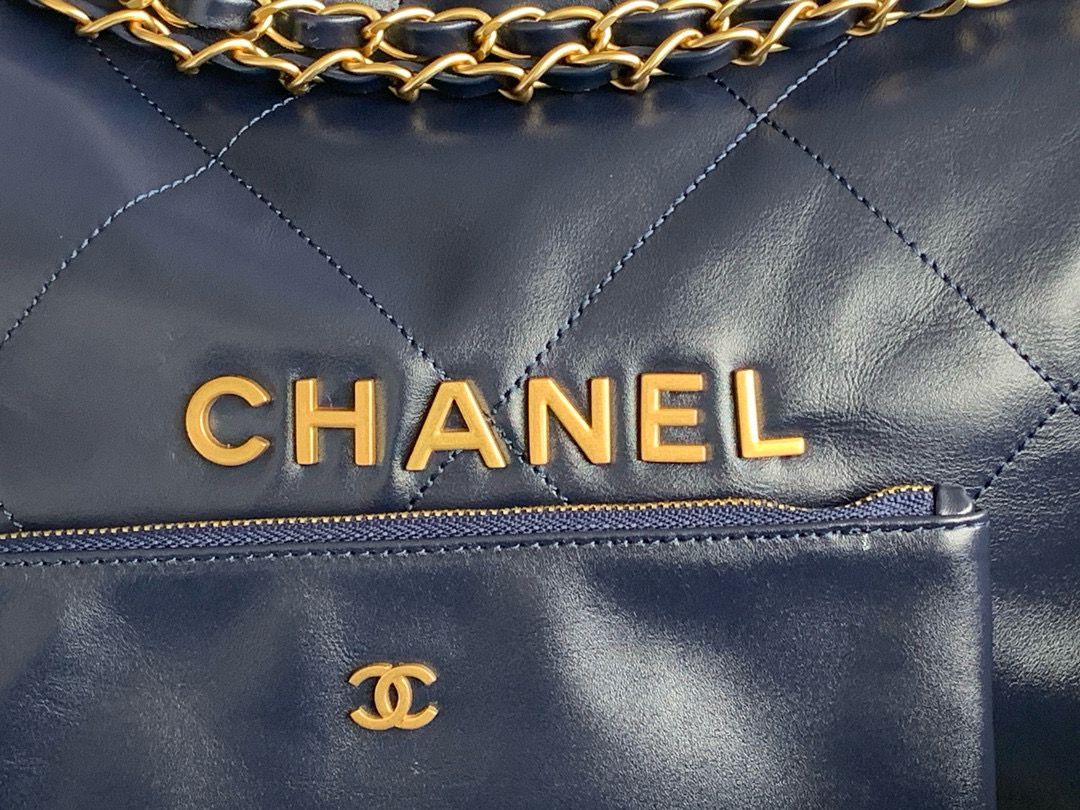 CHANEL 22 MEDIUM HANDBAG AS3261 Navy