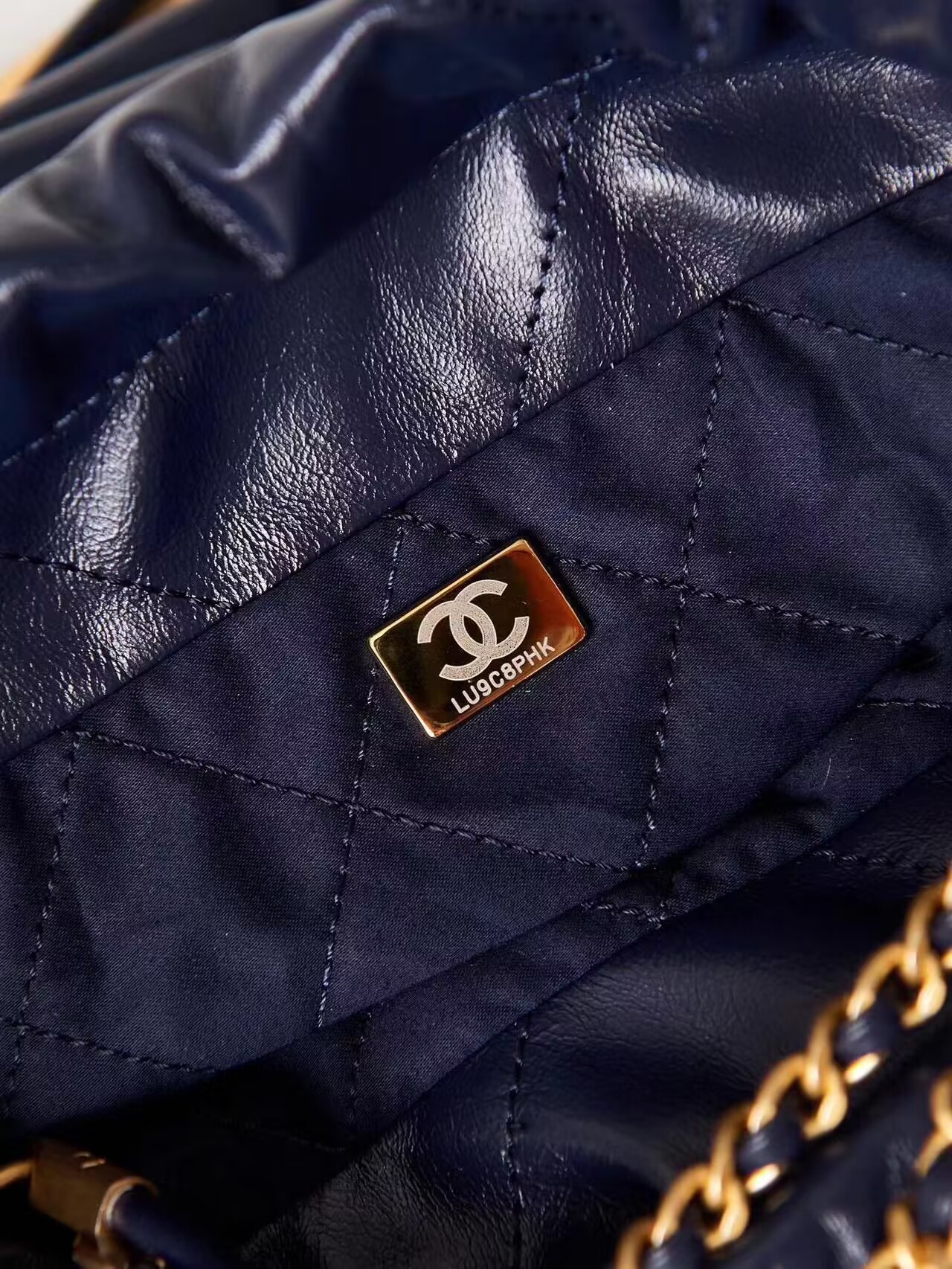 CHANEL 22 MINI HANDBAG AS3980 Navy