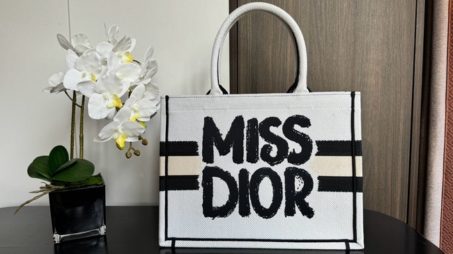 Medium Dior Book Tote White and Black Miss Dior Graffiti Embroidery M1296ZEZD