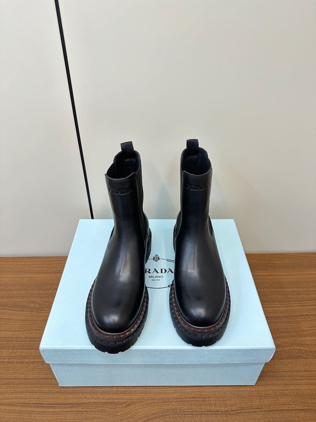 Prada Leather Chelsea boots 11287-1