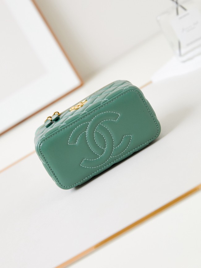 CHANEL 24A CLUTCH WITH CHAIN AP4168 green