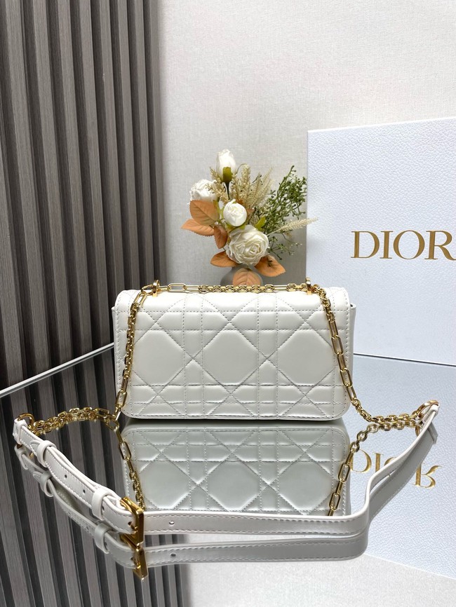 DIOR Miss Daisy Mini Bag Macrocannage Lambskin S3300U white