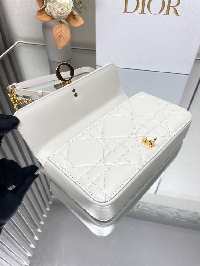 DIOR Miss Daisy Mini Bag Macrocannage Lambskin S3300U white