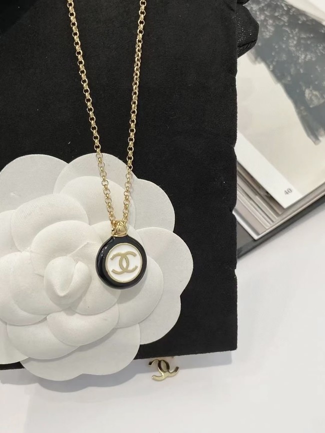 Chanel necklace CE15221