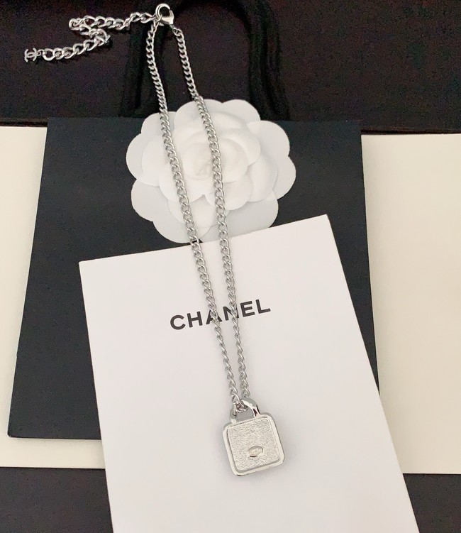 Chanel necklace CE15242