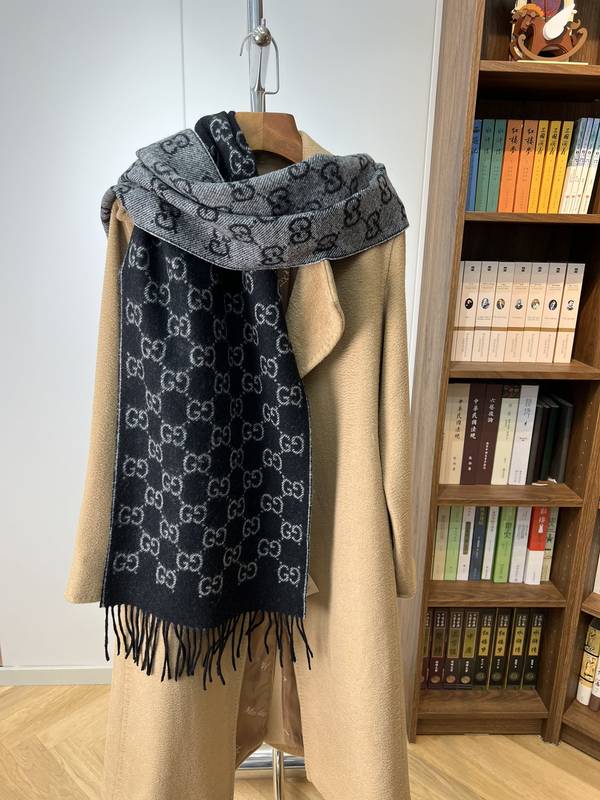 Gucci Scarf GUC00346