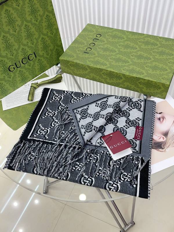 Gucci Scarf GUC00347