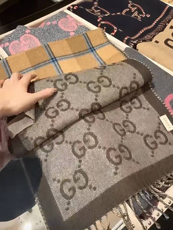 Gucci Scarf GUC00348