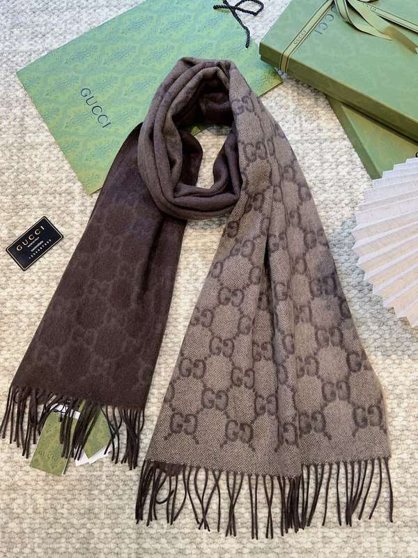 Gucci Scarf GUC00358